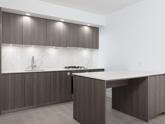 3rd image of 6537 Telford Ave #1201
