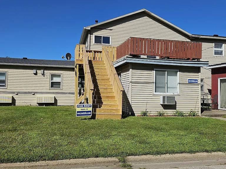 1010 S Marquette Rd — Photo 2