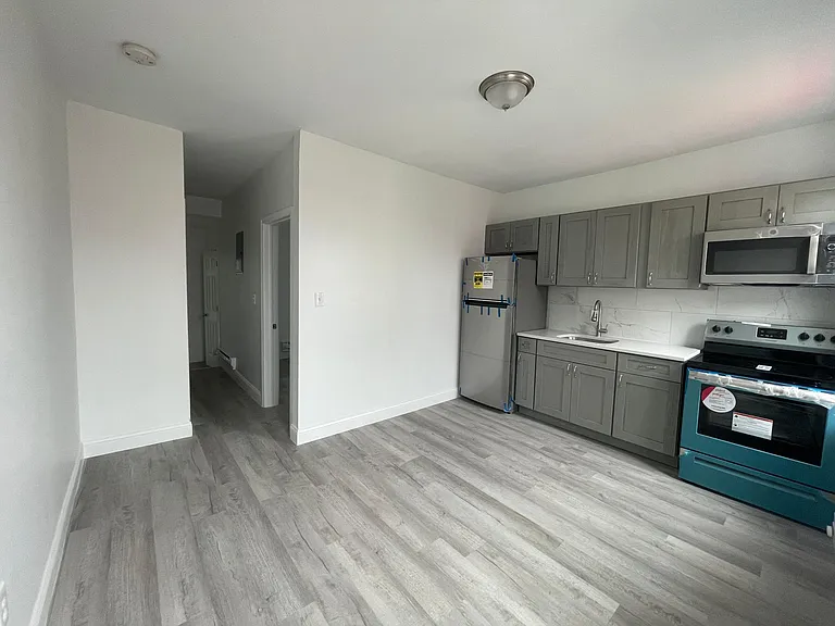 2731 N Darien St #2 — Photo 5
