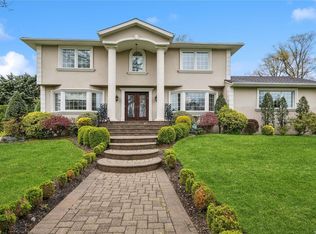 332 W Ivy Hill Rd, Woodmere, NY 11598
