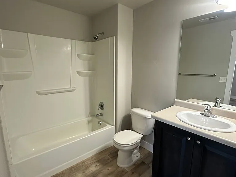 Creekside Oaks Apartments — Photo 39