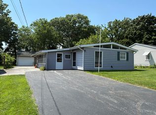1401 Fairlane Dr, Valparaiso, IN 46383