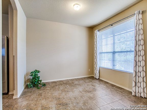 5th image of 10426 Royal Est