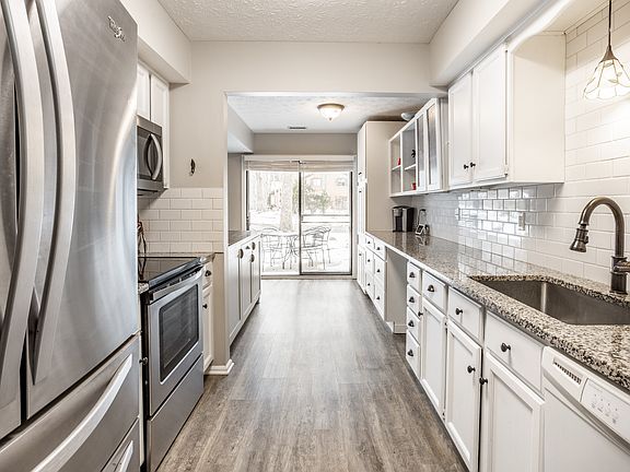 4th image of 9224 Golden Woods Dr