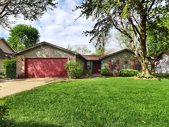 2nd image of 4 Cottonwood Glen Dr
