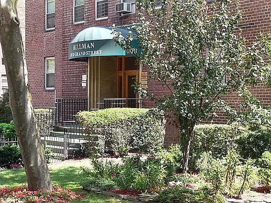 2nd image of 530 Grand St APT D2e