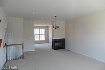 3rd image of 203 Hillside Ct