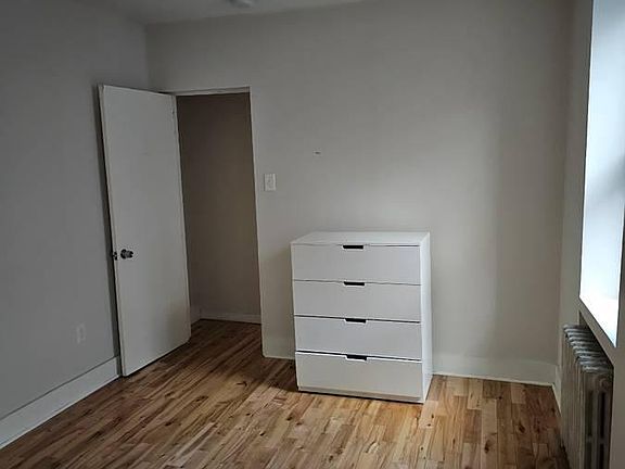4th image of 748 Fitzwater St Floor 2