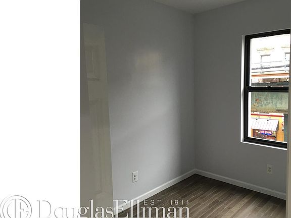 2nd image of 1444 Myrtle Ave #1