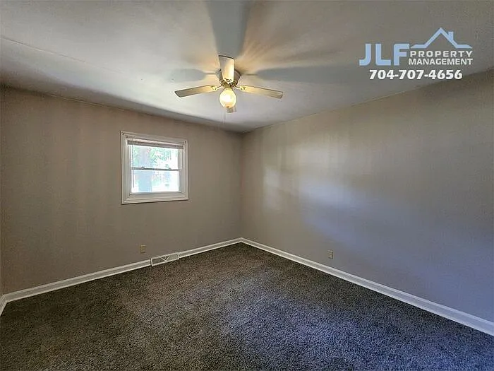 502 S Emerson St — Photo 7