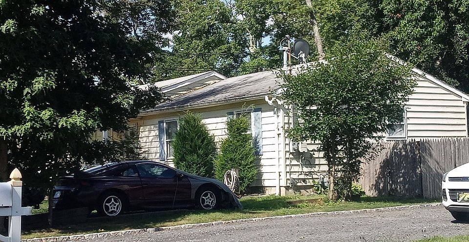 2nd image of 70 Venice Dr