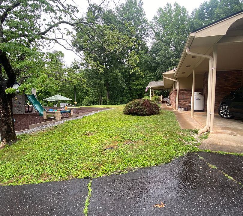 1st image of 305 Hillcrest St