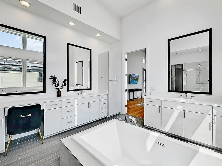 7329 Cordoba Dr — Photo 19