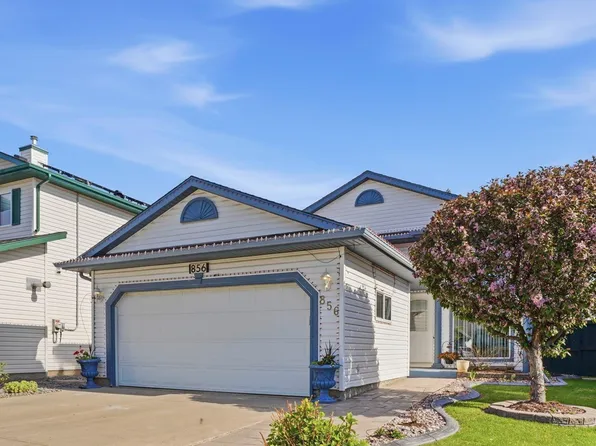 856 Graham Wynd NW, Edmonton, AB T5T 6N5