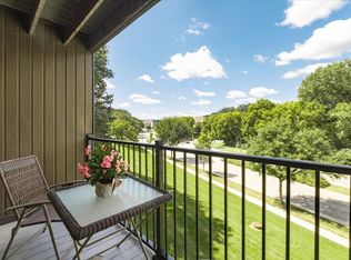 401 E Burnsville Pkwy APT 241, Burnsville, MN 55337