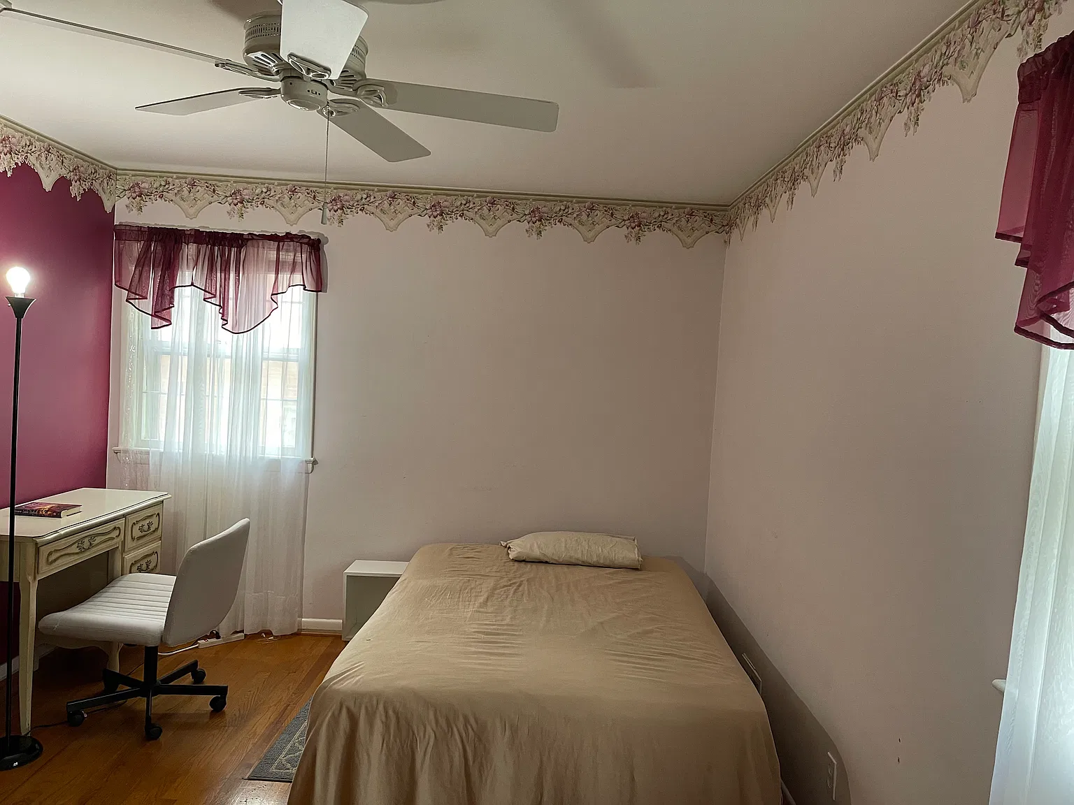 13101 Hathaway Dr — Photo 3
