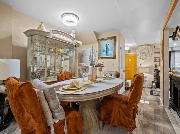 7941 Sea View Avenue image 8 of 18