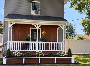 69 Arthur St, Chicopee, MA 01013