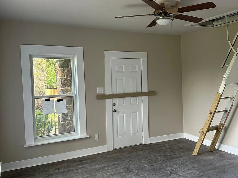 2739 Stark St — Photo 12