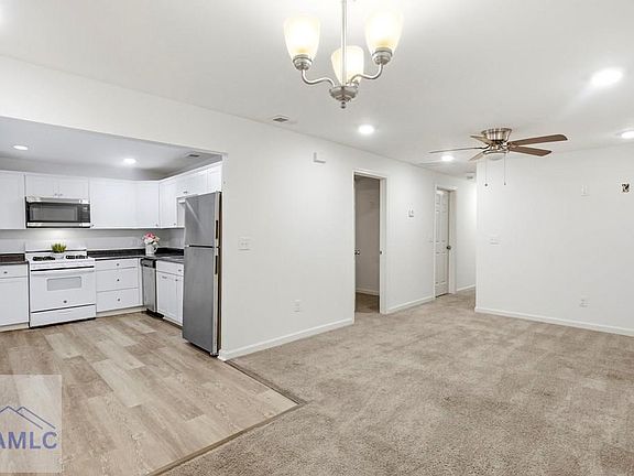 4th image of 716 W 48th St