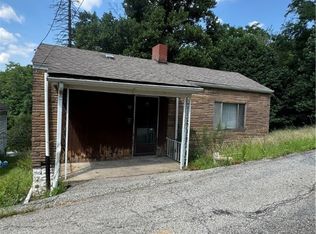 1042 Hays Ln, Homestead, PA 15120