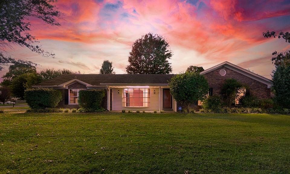 1st image of 2731 Thompson Dr
