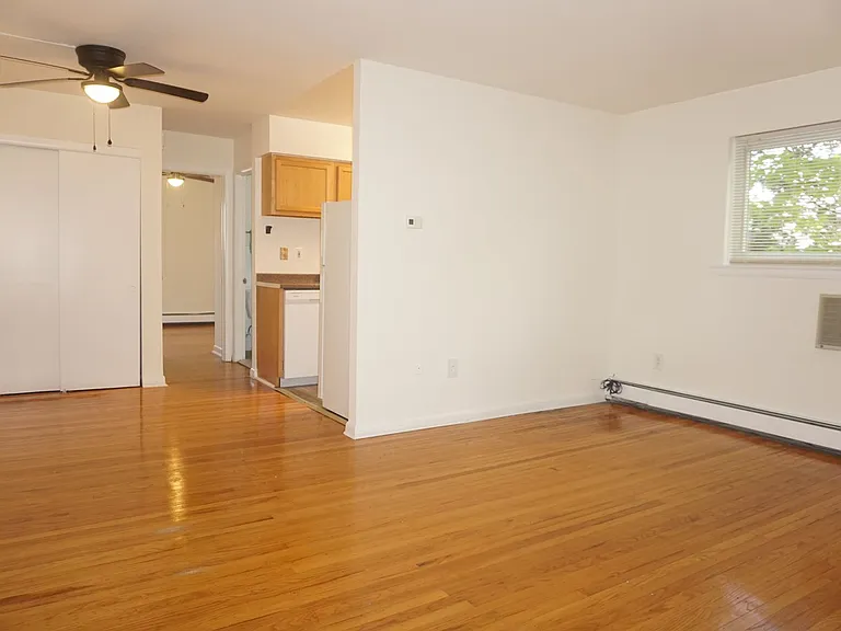 Llanerch Place Apartments — Photo 7