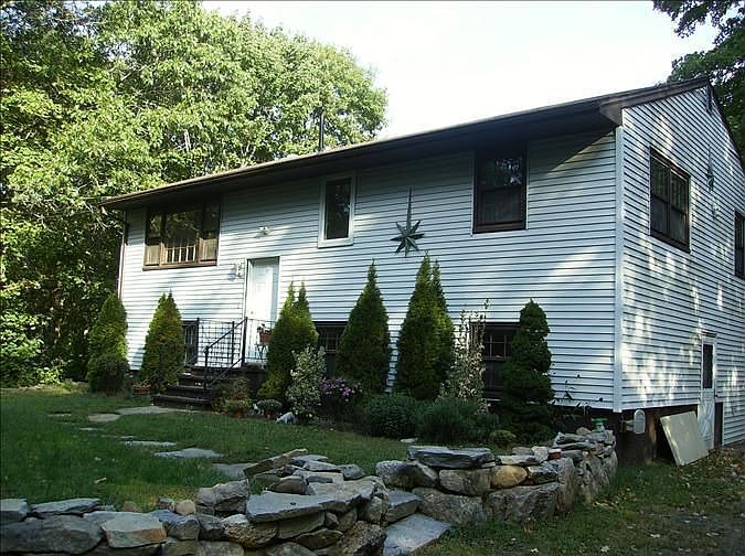 2nd image of 2601 Boston Post Rd