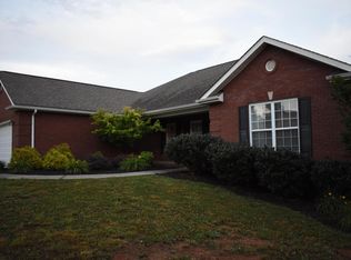 1303 Tomahawk Dr, Maryville, TN 37803