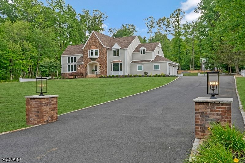 1st image of 29 Crown Dr