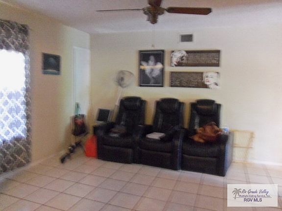 2nd image of 44 W Lovell Ct