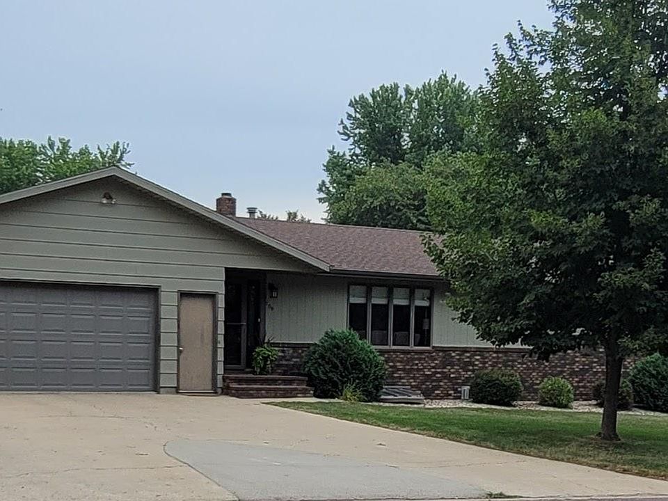 1st image of 709 6th Ave