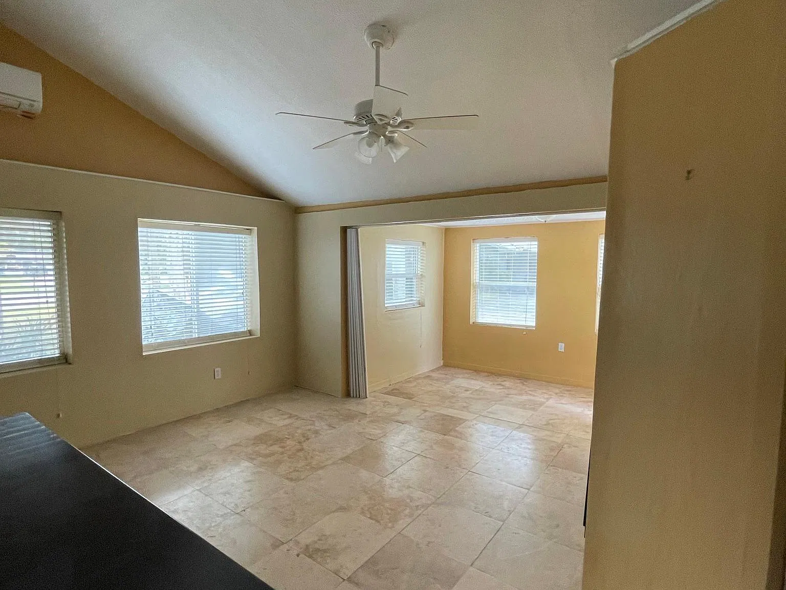 1 bed, 700 sqft, $1,600 — Photo 2