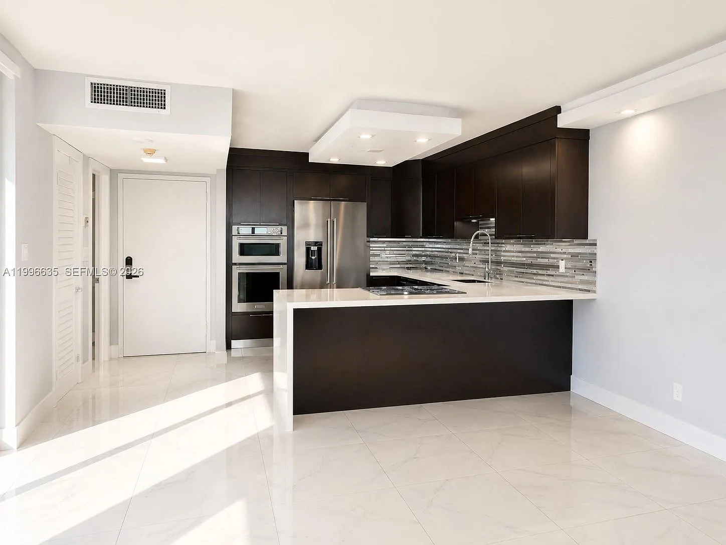 Bayshore Place Condo — Photo 2