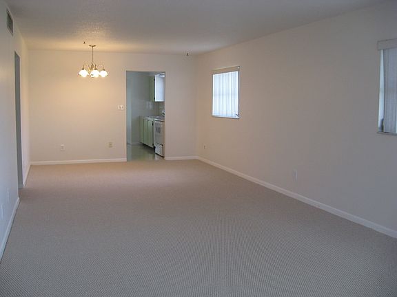 4th image of 5880 38th Ave N APT 111