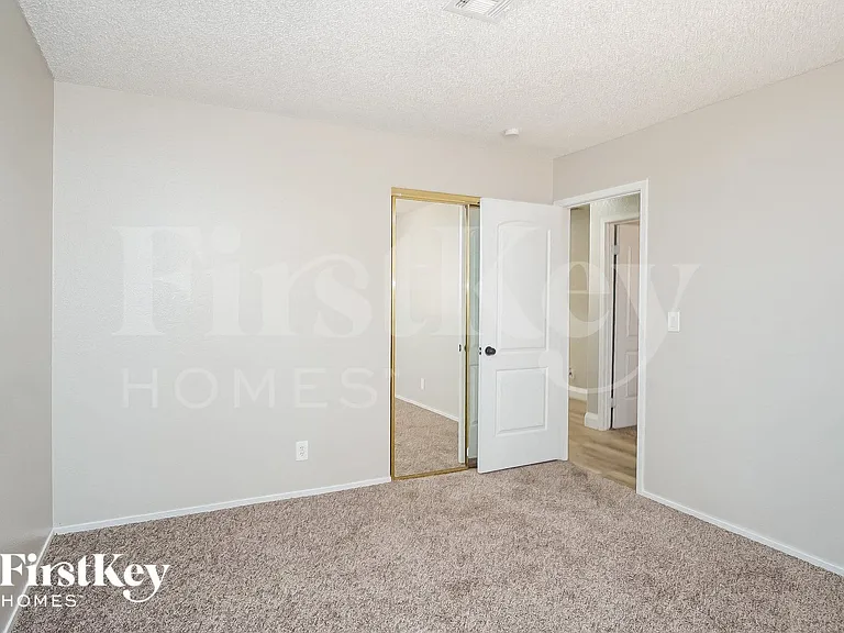 227 Autumn Ct — Photo 13