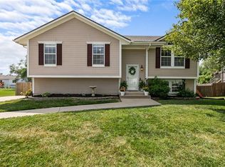 1404 SW Mission Rd, Lees Summit, MO 64081