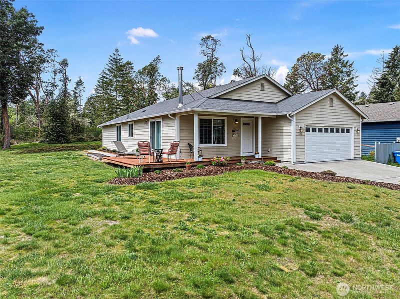 2nd image of 1704 197th Avenue SW