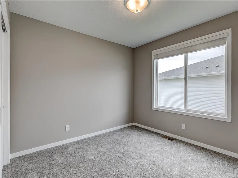 6647 NE 9th Ct — Photo 5