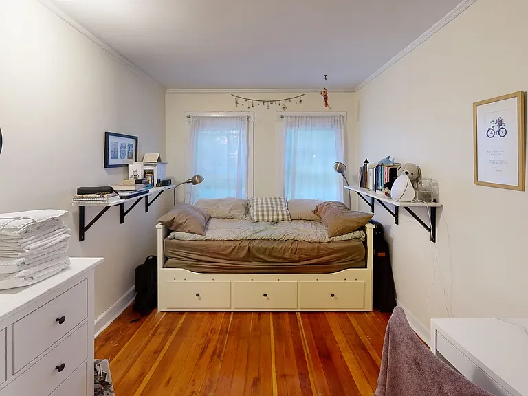 33 Portsmouth St #1R — Photo 6
