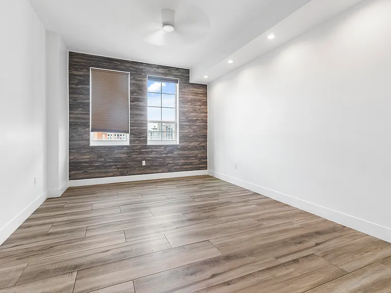 410 Evernia St #807 — Photo 9
