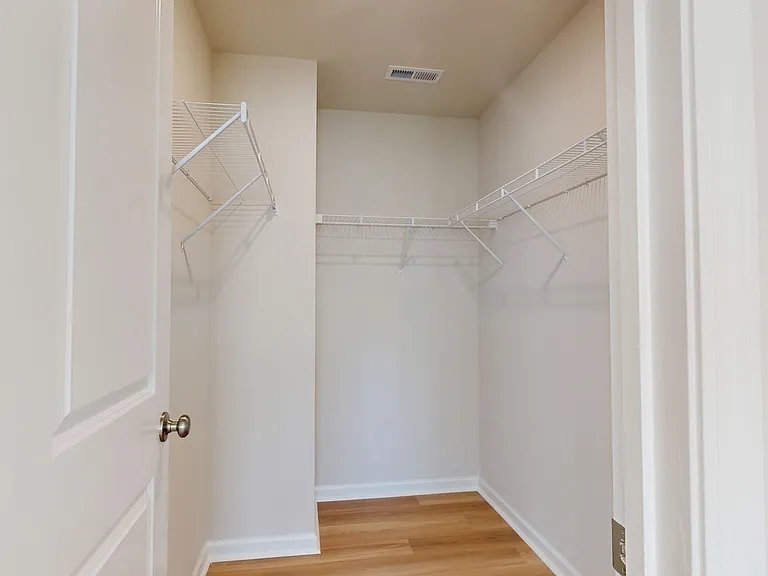 Belmeade Grove — Photo 41