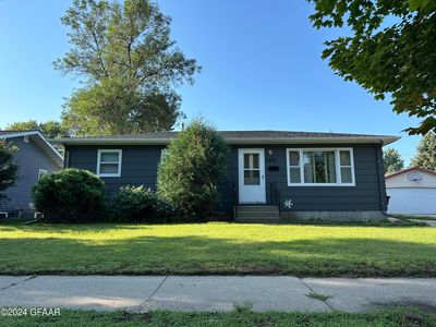 1907 21st Ave S, Grand Forks, ND, 58201