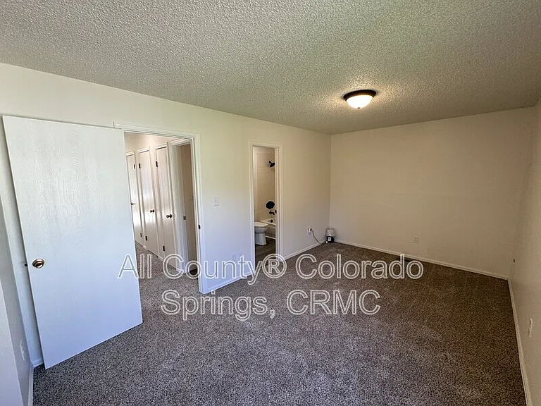 2713 Hearthwood Ln — Photo 17