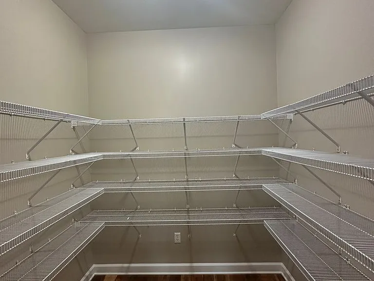 115 Hayley Dr — Photo 32
