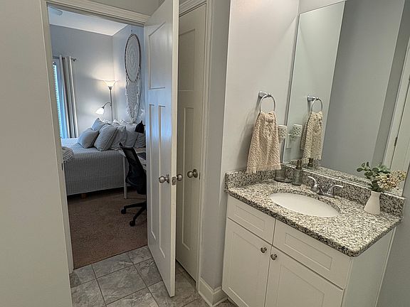 4th image of 1510 Binghampton Cir