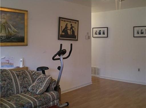 3rd image of 605 N Oaks Blvd