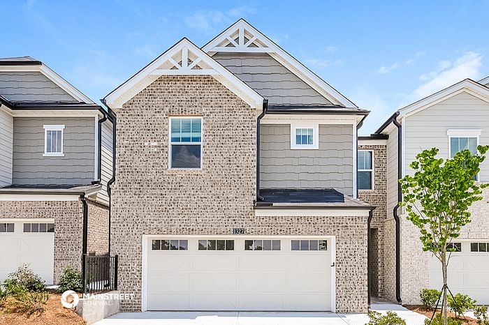 1st image of 1327 Chadwick Lake Dr