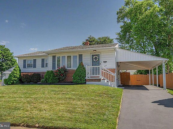 2nd image of 216 Catalina Dr