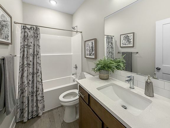 3rd image of 1939 N Reece St #1